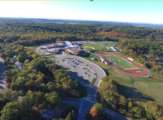 蒙特奧利弗高中2.jpg 蒙特奧利弗高中2.jpg