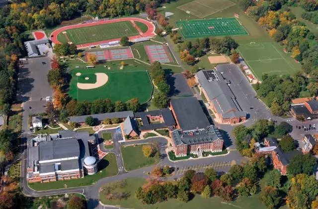 查密納德預(yù)備中學2.webp.jpg 查密納德預(yù)備中學2.webp.jpg