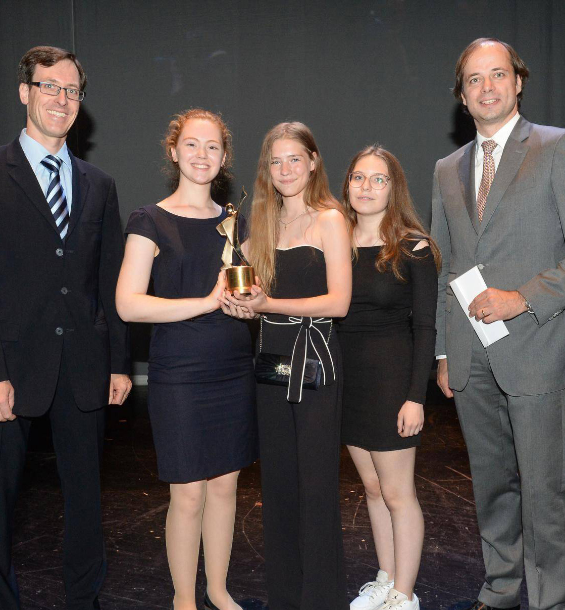 克勞倫塔文理中學-0002.jpg 克勞倫塔文理中學-0002.jpg