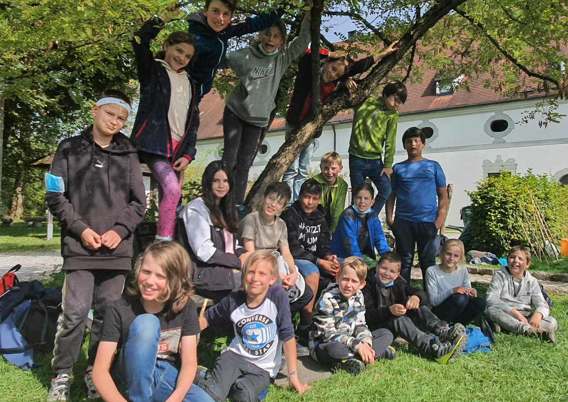 萊欣王宮高級(jí)文理中學(xué)-0002.jpg 萊欣王宮高級(jí)文理中學(xué)-0002.jpg