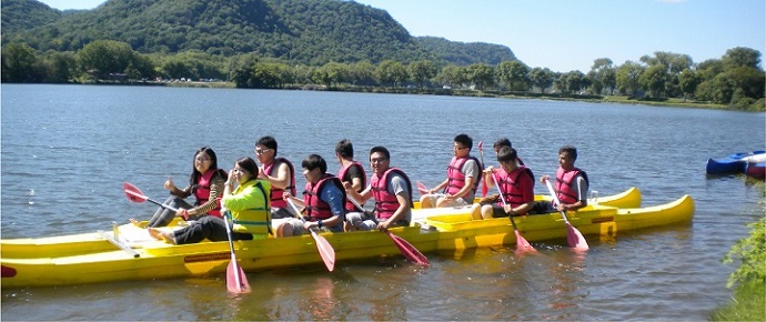 canoeing-fall-2014.jpg canoeing-fall-2014.jpg